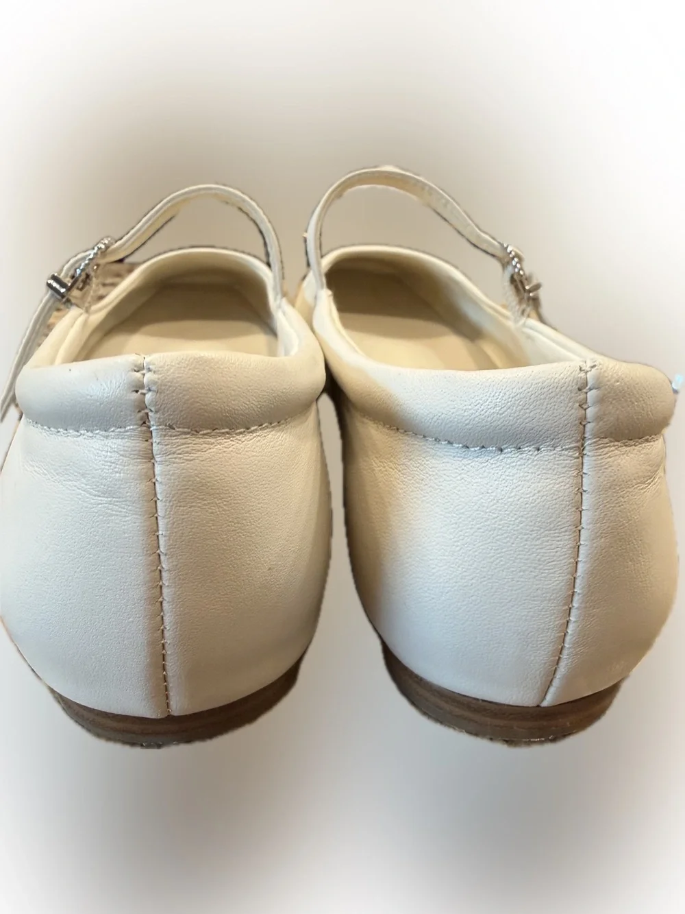 Dolce Vita White Aileen Flats - Picture 2 of 4